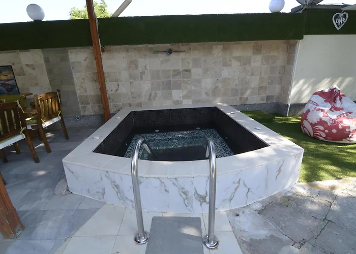 Atlantic Complex Равда